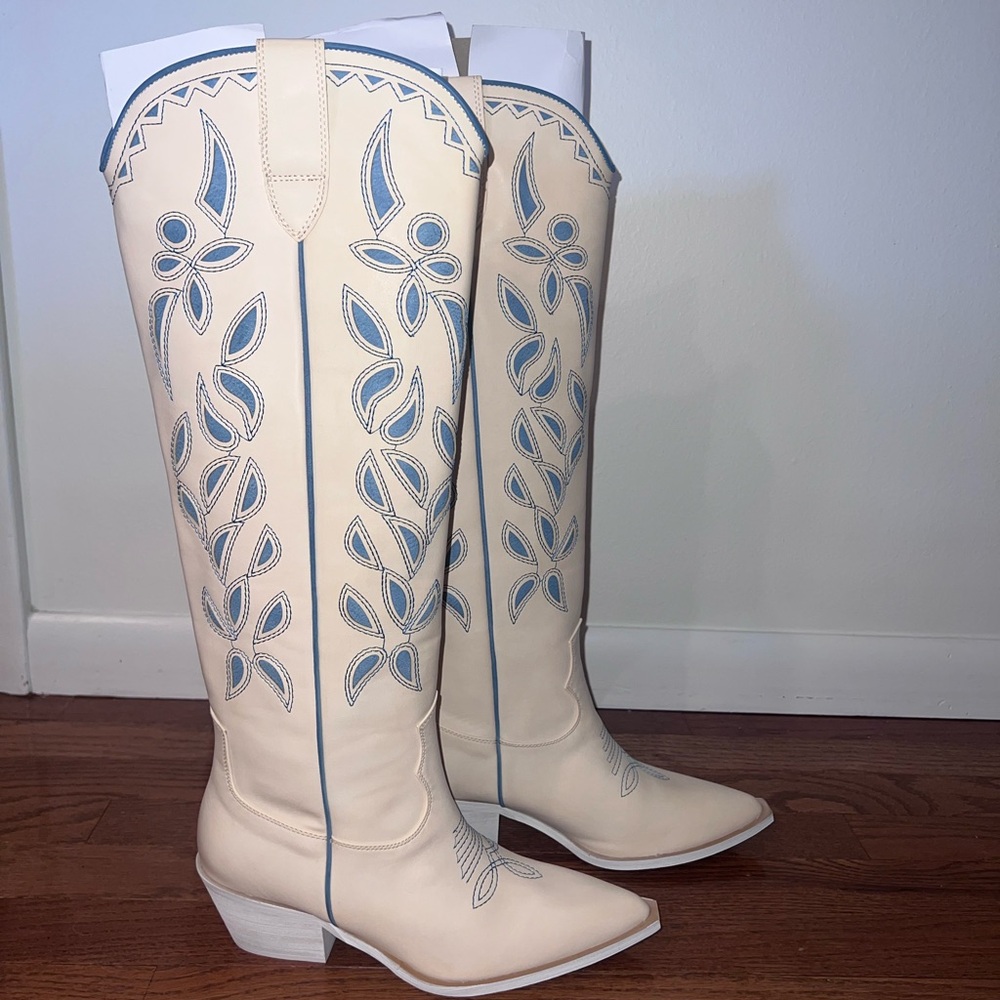 ShuShop Cream and Blue Heeled Western Boots